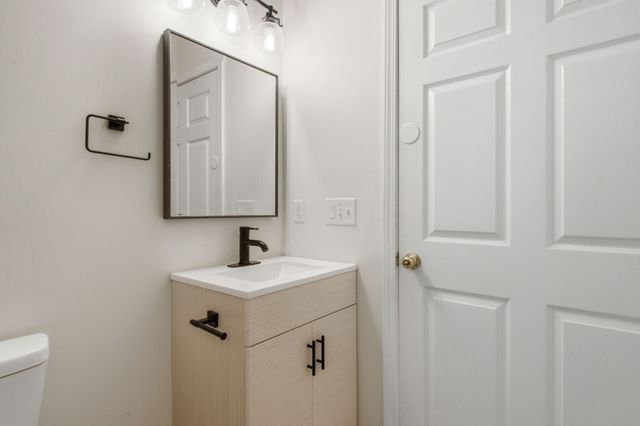 7512 Chester Rd, Fairview, TN 37062