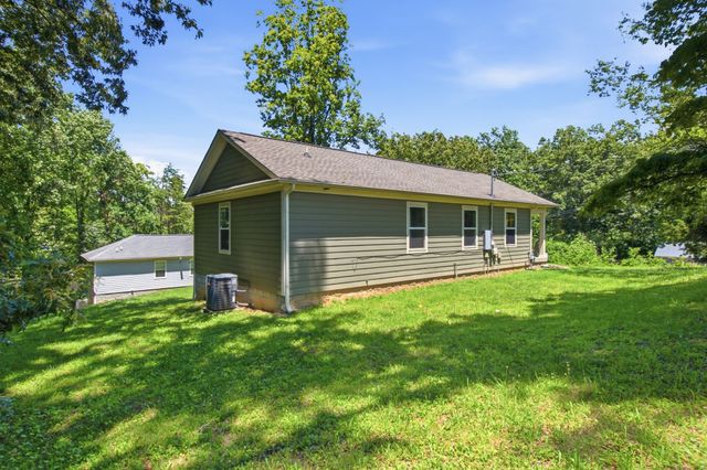 7512 Chester Rd, Fairview, TN 37062