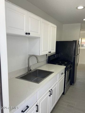 2024 N 26TH Place, Phoenix, AZ 85008