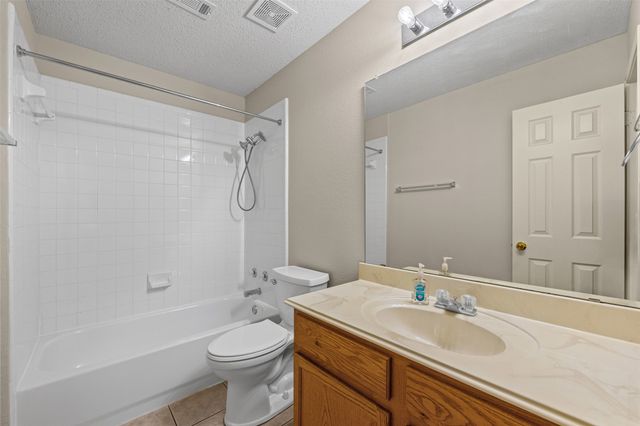 553 Renee Lane, Desoto, TX 75115