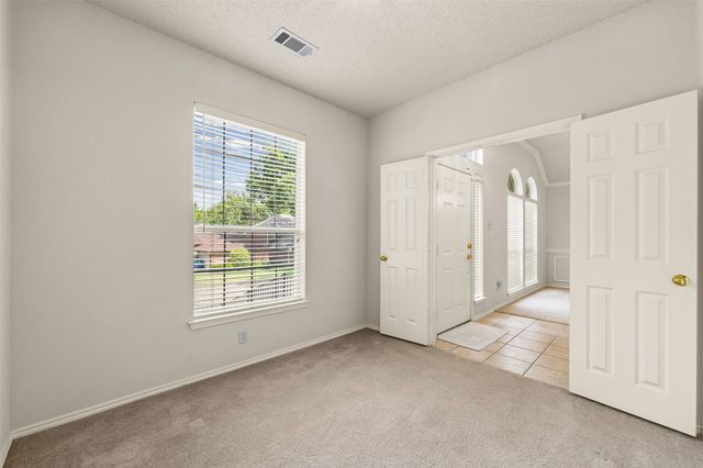 553 Renee Lane, Desoto, TX 75115