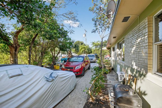 721 N F Street 2, Lake Worth Beach, FL 33460