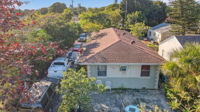 721 N F Street 2, Lake Worth Beach, FL 33460