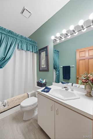 10112 Lake Ridge Court, Hillsboro, MO 63050