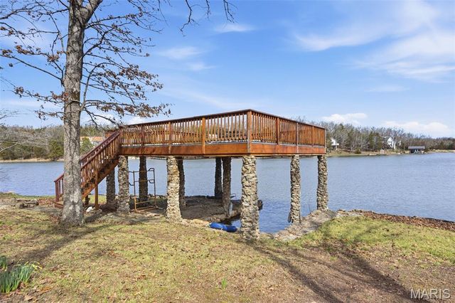 10112 Lake Ridge Court, Hillsboro, MO 63050