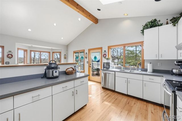 10112 Lake Ridge Court, Hillsboro, MO 63050