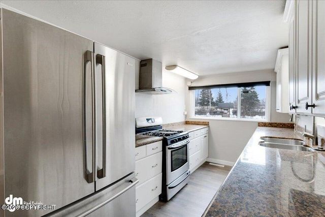 1120 Ermine Street, Anchorage, AK 99504