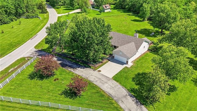 10604 E 240th Street, Peculiar, MO 64078