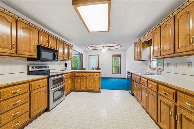 10604 E 240th Street, Peculiar, MO 64078