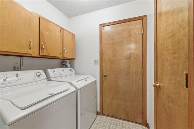 10604 E 240th Street, Peculiar, MO 64078