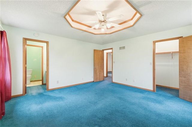10604 E 240th Street, Peculiar, MO 64078
