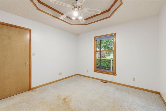 10604 E 240th Street, Peculiar, MO 64078