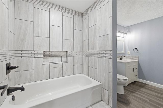 10604 E 240th Street, Peculiar, MO 64078