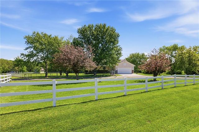 10604 E 240th Street, Peculiar, MO 64078