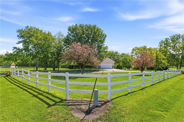 10604 E 240th Street, Peculiar, MO 64078