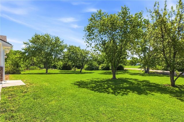 10604 E 240th Street, Peculiar, MO 64078