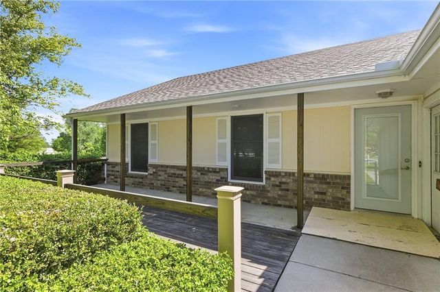 10604 E 240th Street, Peculiar, MO 64078