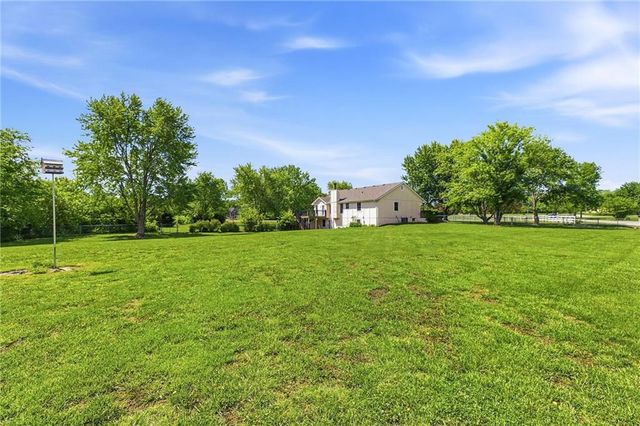 10604 E 240th Street, Peculiar, MO 64078