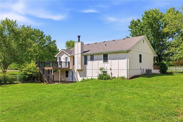 10604 E 240th Street, Peculiar, MO 64078