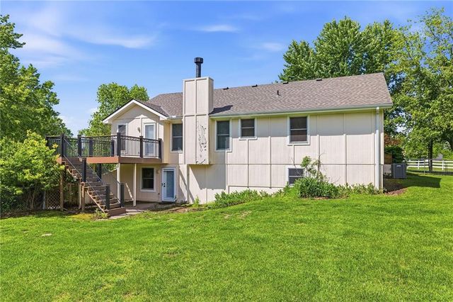 10604 E 240th Street, Peculiar, MO 64078