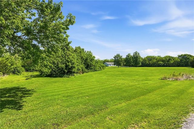 10604 E 240th Street, Peculiar, MO 64078