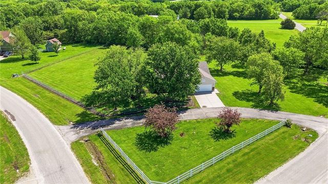 10604 E 240th Street, Peculiar, MO 64078
