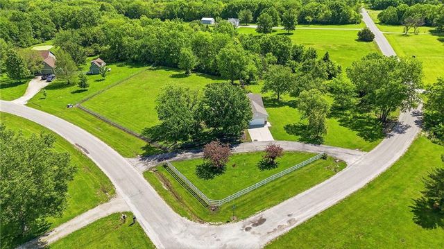 10604 E 240th Street, Peculiar, MO 64078