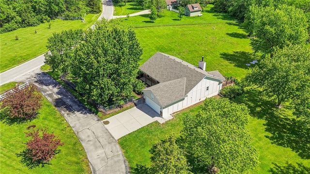 10604 E 240th Street, Peculiar, MO 64078