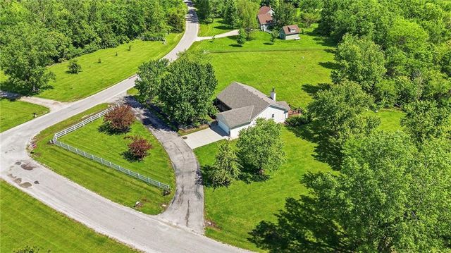 10604 E 240th Street, Peculiar, MO 64078