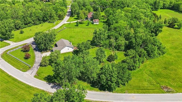 10604 E 240th Street, Peculiar, MO 64078