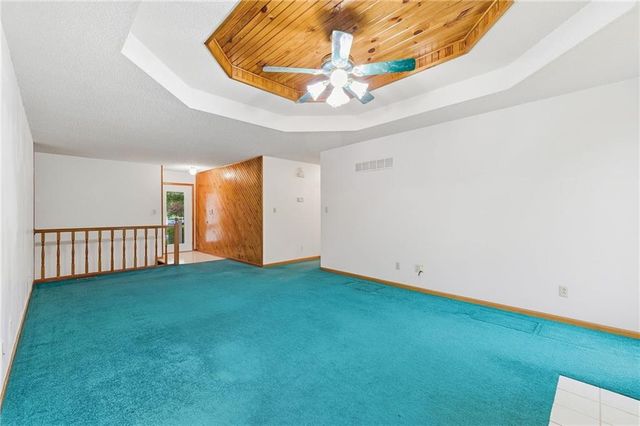 10604 E 240th Street, Peculiar, MO 64078