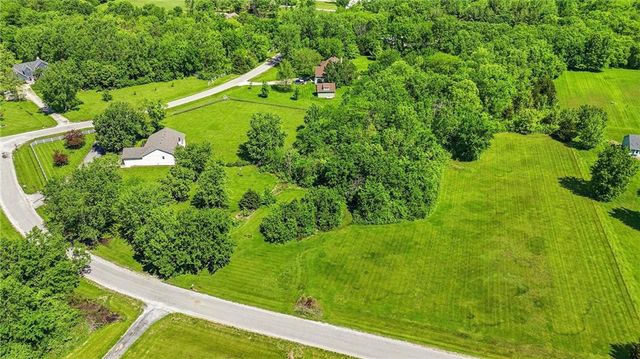 10604 E 240th Street, Peculiar, MO 64078