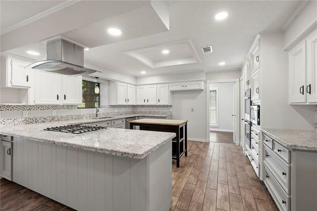 10636 N Dowling Rd, College Station, TX 77845