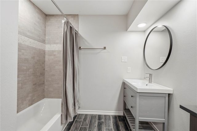 10636 N Dowling Rd, College Station, TX 77845