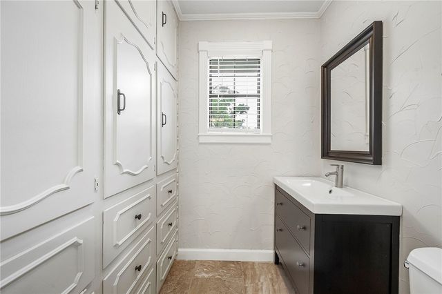 10636 N Dowling Rd, College Station, TX 77845