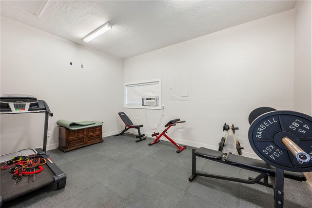 10636 N Dowling Rd, College Station, TX 77845