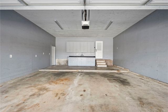 10636 N Dowling Rd, College Station, TX 77845