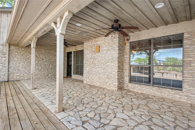 10636 N Dowling Rd, College Station, TX 77845