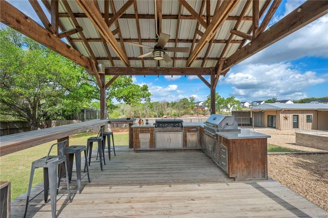 10636 N Dowling Rd, College Station, TX 77845