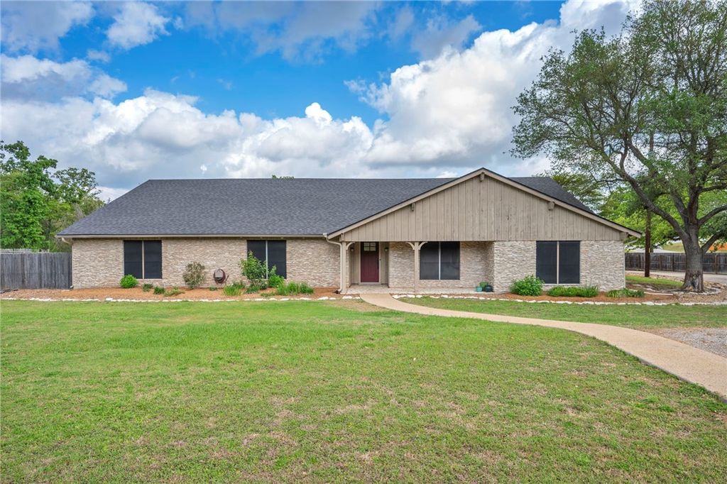 10636 N Dowling Rd, College Station, TX 77845 — photo 2