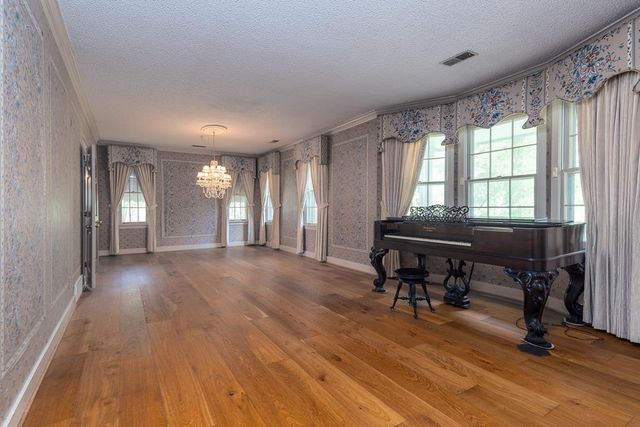 8643 POPLAR PIKE, Memphis, TN 38138