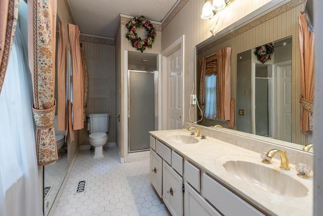 8643 POPLAR PIKE, Memphis, TN 38138