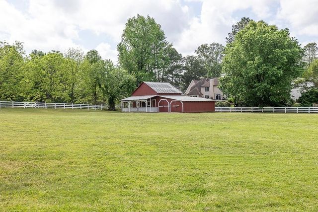 8643 POPLAR PIKE, Memphis, TN 38138