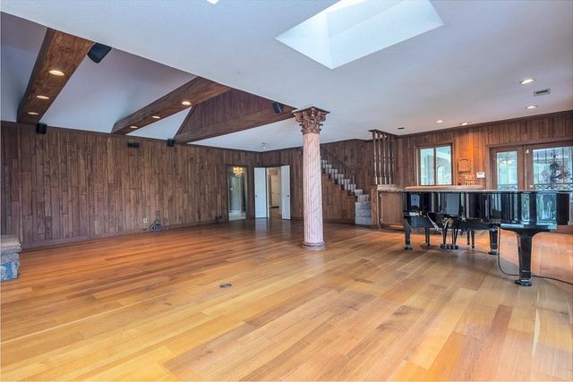 8643 POPLAR PIKE, Memphis, TN 38138