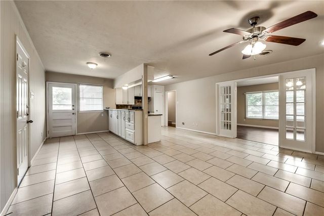 1601 Larkspur Drive, Arlington, TX 76013