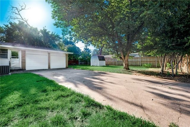 1601 Larkspur Drive, Arlington, TX 76013