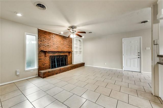 1601 Larkspur Drive, Arlington, TX 76013