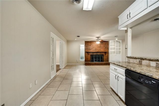 1601 Larkspur Drive, Arlington, TX 76013