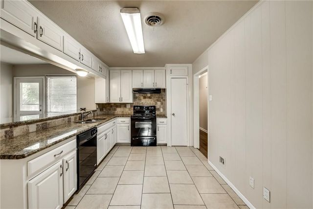 1601 Larkspur Drive, Arlington, TX 76013