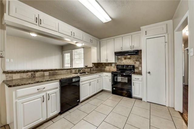 1601 Larkspur Drive, Arlington, TX 76013